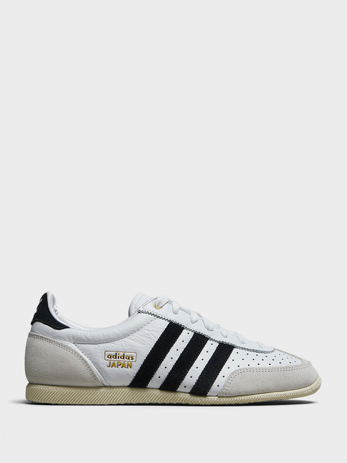 Adidas - Japan W Sneakers in Ftwr White, Core Black and Gold Met