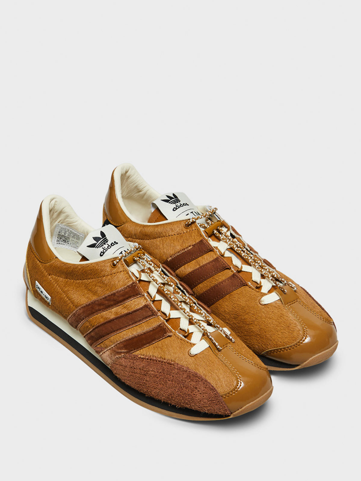 Adidas - Country OG SFTM Sneakers in Bronze Strata, Wild Brown and Cream White