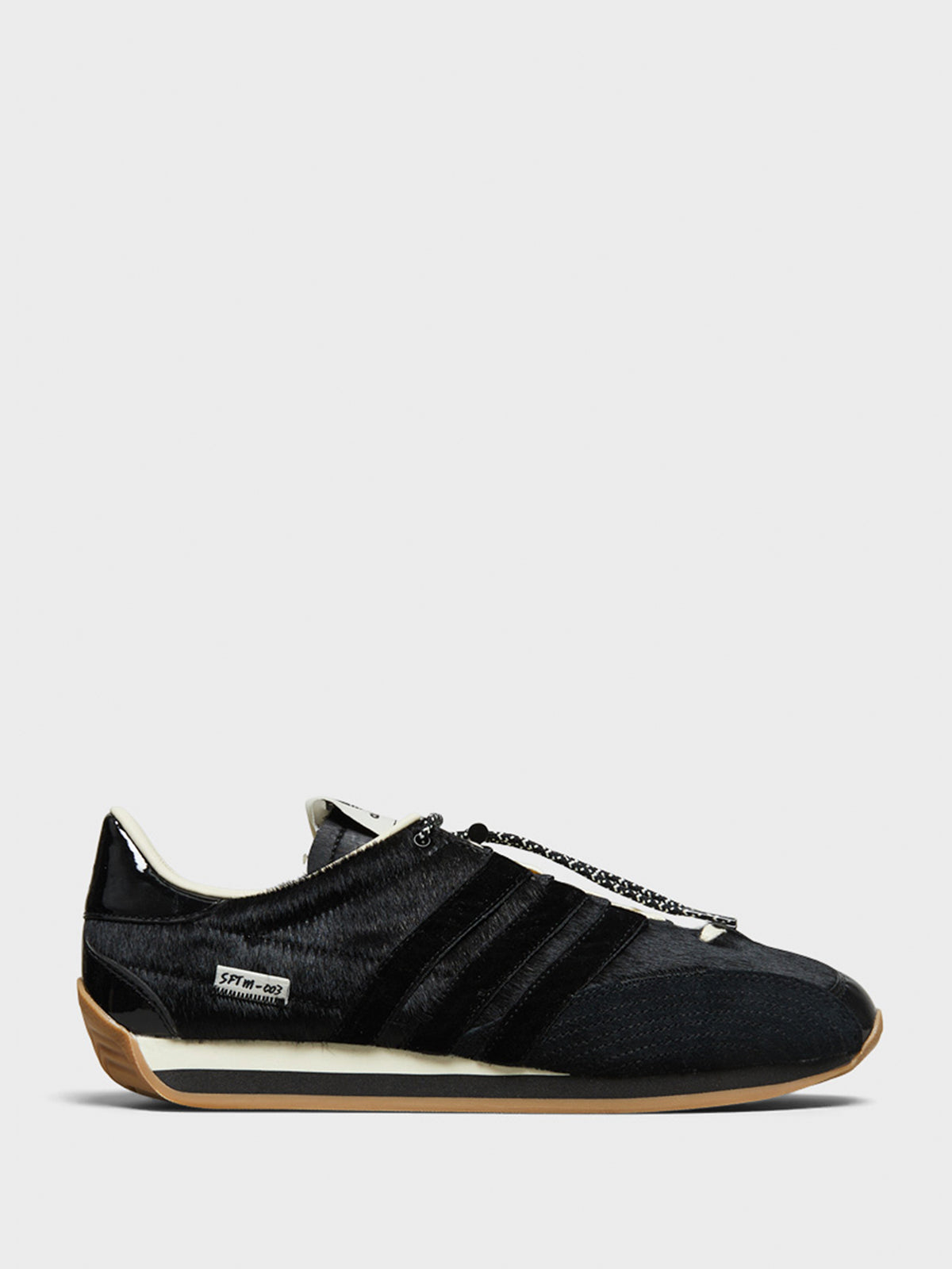 Adidas - Country OG SFTM Sneakers in Core Black and Cream White