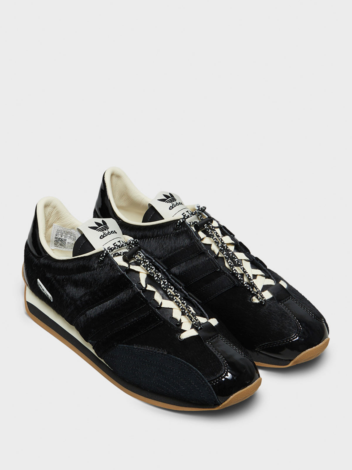 Adidas - Country OG SFTM Sneakers in Core Black and Cream White