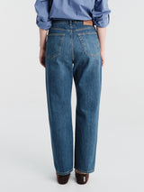 Aiayu - Collin Midwaist Relaxed Jeans in Worn Blue