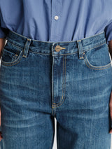 Aiayu - Collin Midwaist Relaxed Jeans in Worn Blue