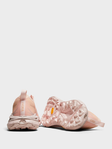 Hoka One One - U Mafate Speed 4 Lite Sneakers in Rose Tea and Rose Latte