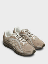 New Balance - 204L Sneakers in Mushroom