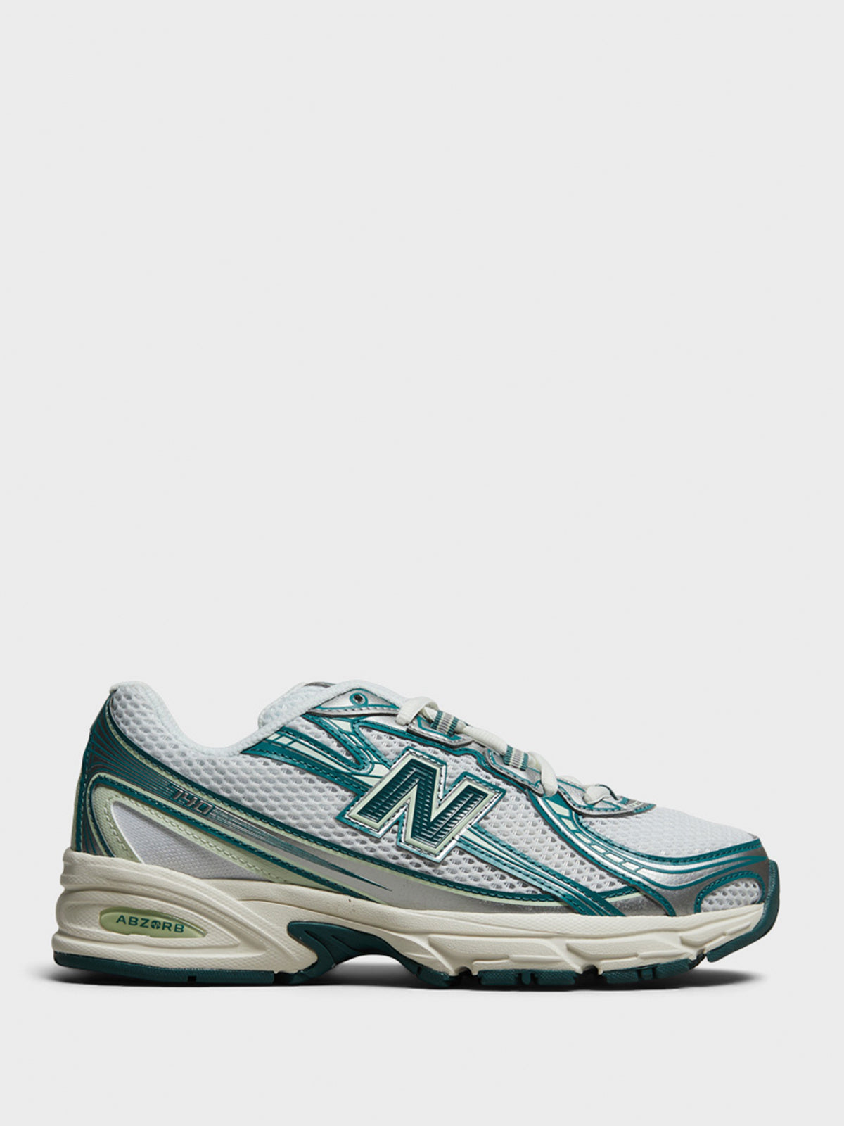 New Balance - U740GR2 Sneakers in White and Green