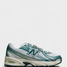 New Balance - U740GR2 Sneakers in White and Green