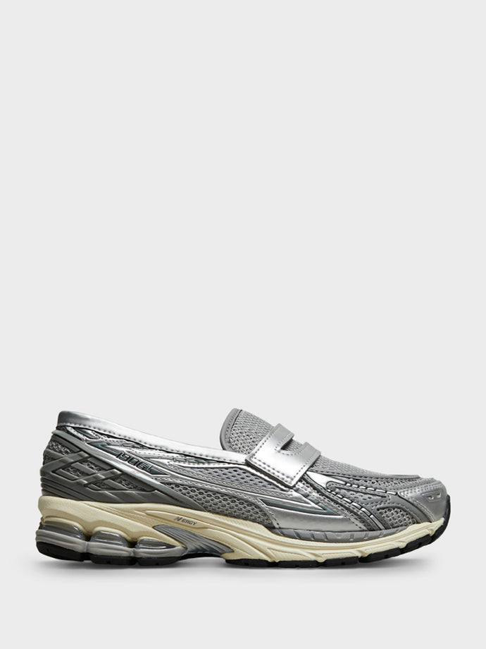 New Balance - 1906LAE Loafers in Silver
