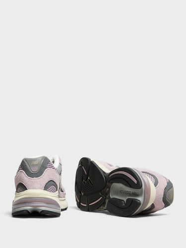 New Balance - 2010 Sneakers in Ice Wine