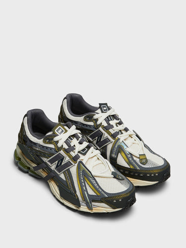 New Balance - 1906A Sneakers in Olive Juice