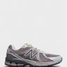 New Balance - ML860BW2 v2 Sneakers in Ice Wine