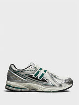 New Balance - M1906REU Sneakers in Silver Metallic and Nightwatch Green