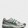 New Balance - Sneakers in Silver Metallic and Nightwatch Green