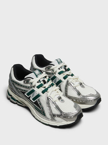 New Balance - M1906REU Sneakers in Silver Metallic and Nightwatch Green