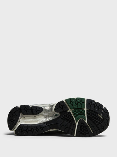 New Balance - M1906REU Sneakers in Silver Metallic and Nightwatch Green