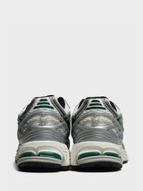 New Balance - M1906REU Sneakers in Silver Metallic and Nightwatch Green