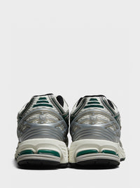 New Balance - M1906REU Sneakers in Silver Metallic and Nightwatch Green