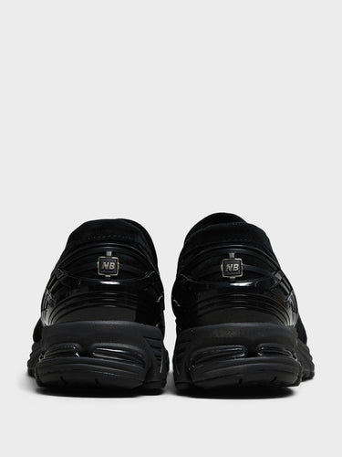 New Balance - 1906 Loafers in Black