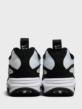 Nike - Air Max SNDR Sneakers in White and Black