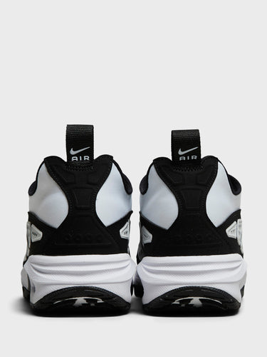 Nike - Air Max SNDR Sneakers in White and Black