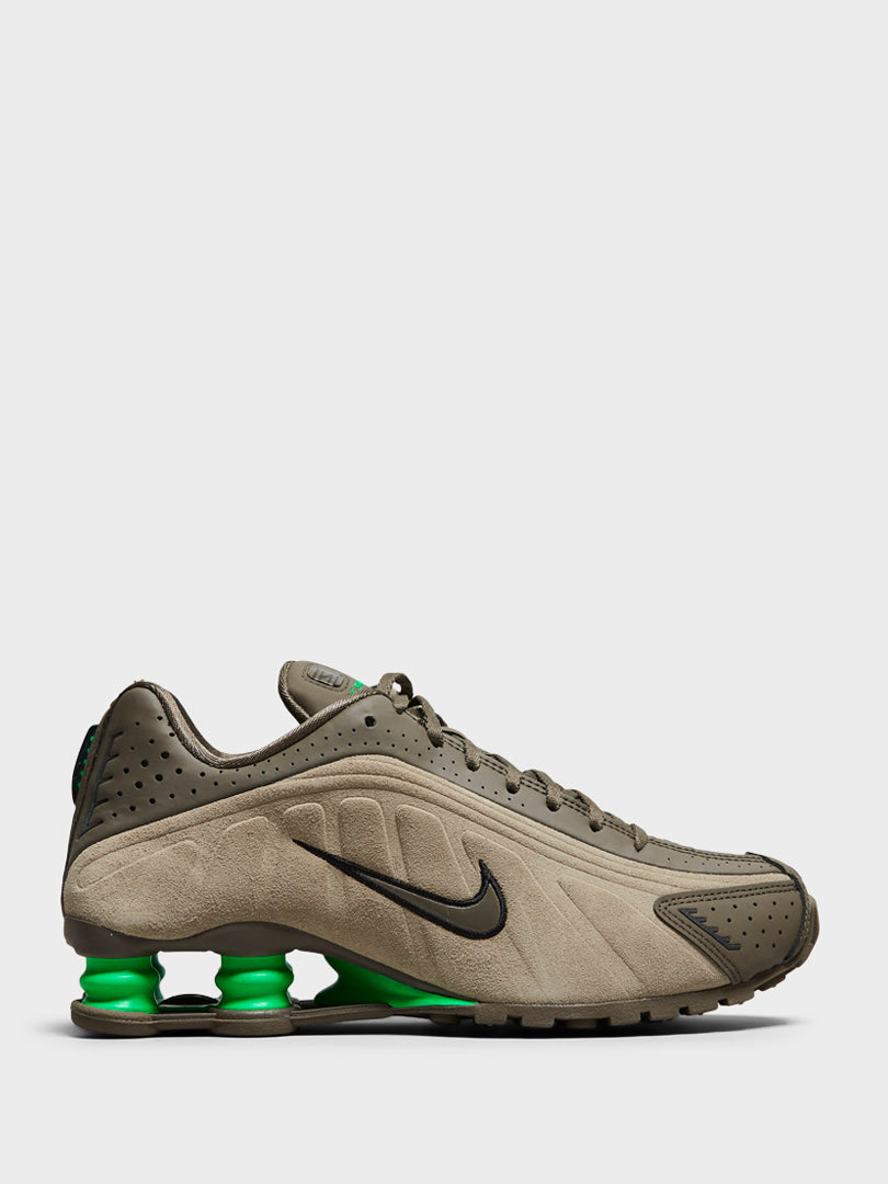 Nike - Shox R4 Sneakers in Olive Khaki