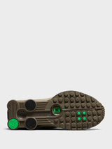 Nike - Shox R4 Sneakers in Olive Khaki