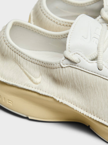 Nike - W Nike Air Superfly LX Sneakers in Sail, Soft Yellow and Muslin