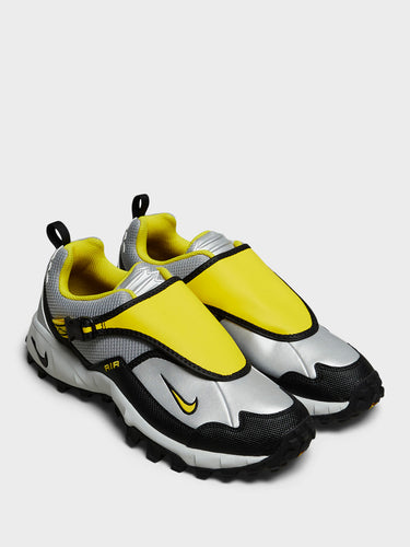 Nike - ACG Phassad Sneakers in Black, Yellow Zest and Metallic Silver