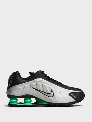 Nike Shox R4 Sneakers in Metallic Silver, Metallic Silver and