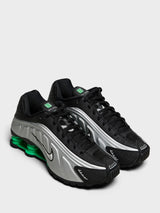 Nike - Shox R4 Sneakers in Metallic Silver, Metallic Silver and Black