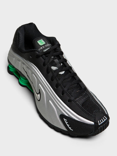 Nike - Shox R4 Sneakers in Metallic Silver, Metallic Silver and Black