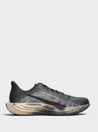 Nike - Pegasus Plus Sneakers in Black, Anthracite and Volt