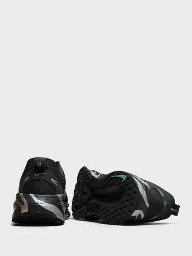 Nike - Vomero 18 Sneakers in Anthracite, Reflect Silver and Cannon