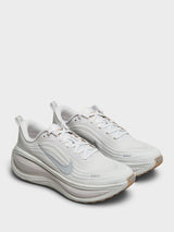 Nike - Vomero Plus Speckle Sneakers in Vast Grey, Wolf Grey, Off White, Hemp, Chrome and Black