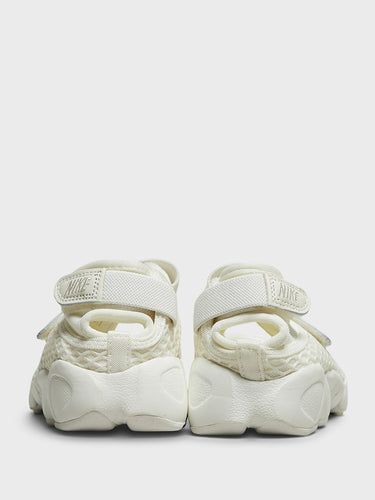 Nike - Air Rift Sneakers in Sail