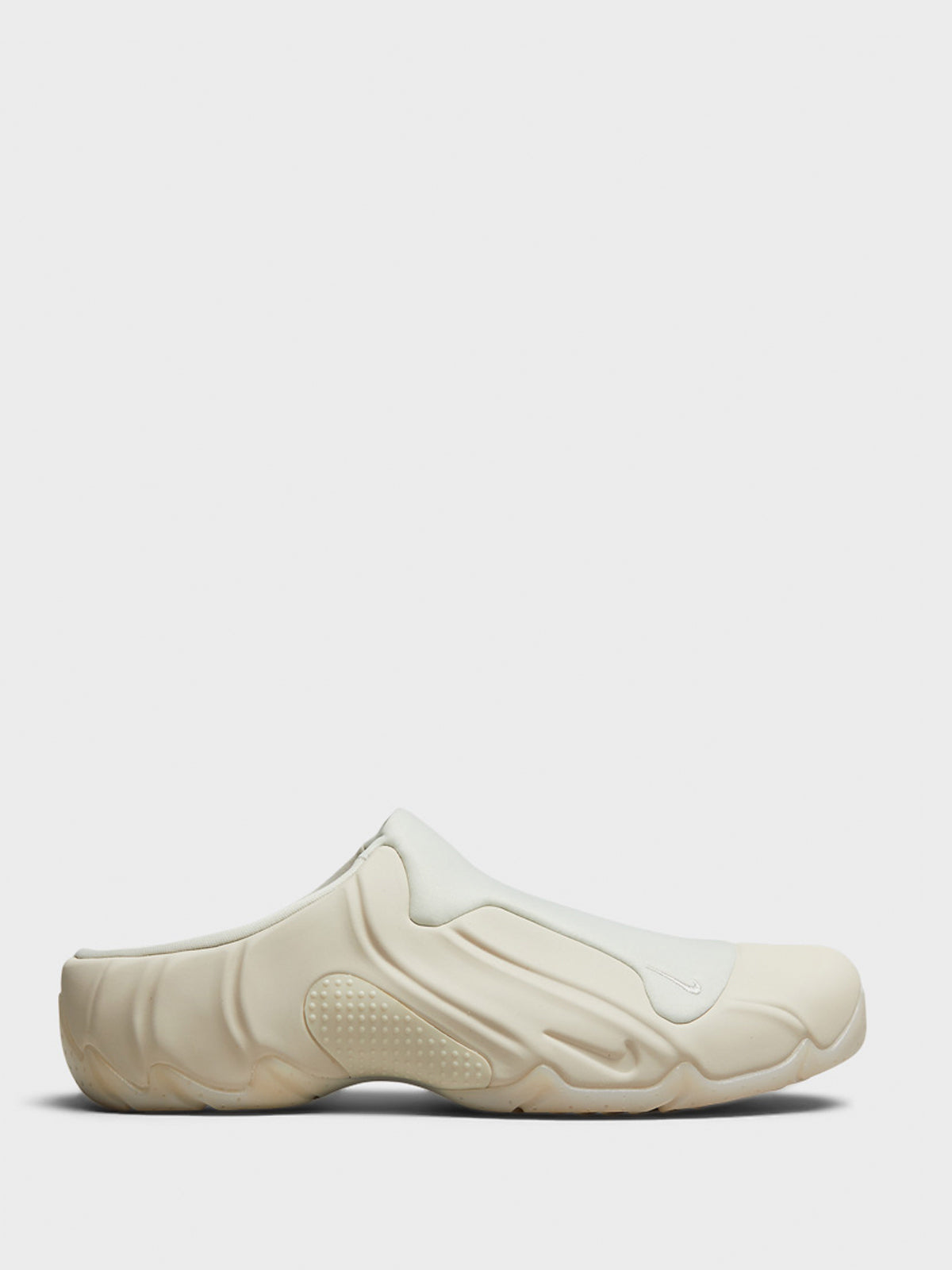 Nike - Clogposite Shoes in Light Orewood Brown and White