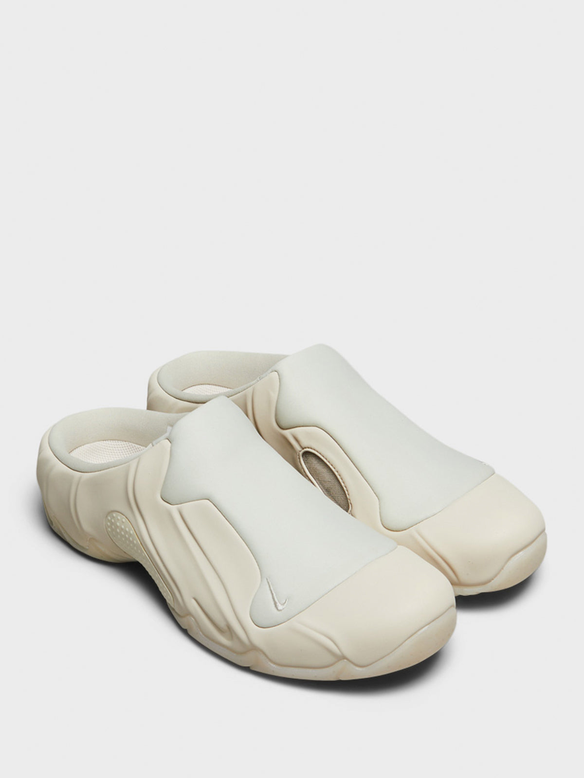 Nike - Clogposite Shoes in Light Orewood Brown and White