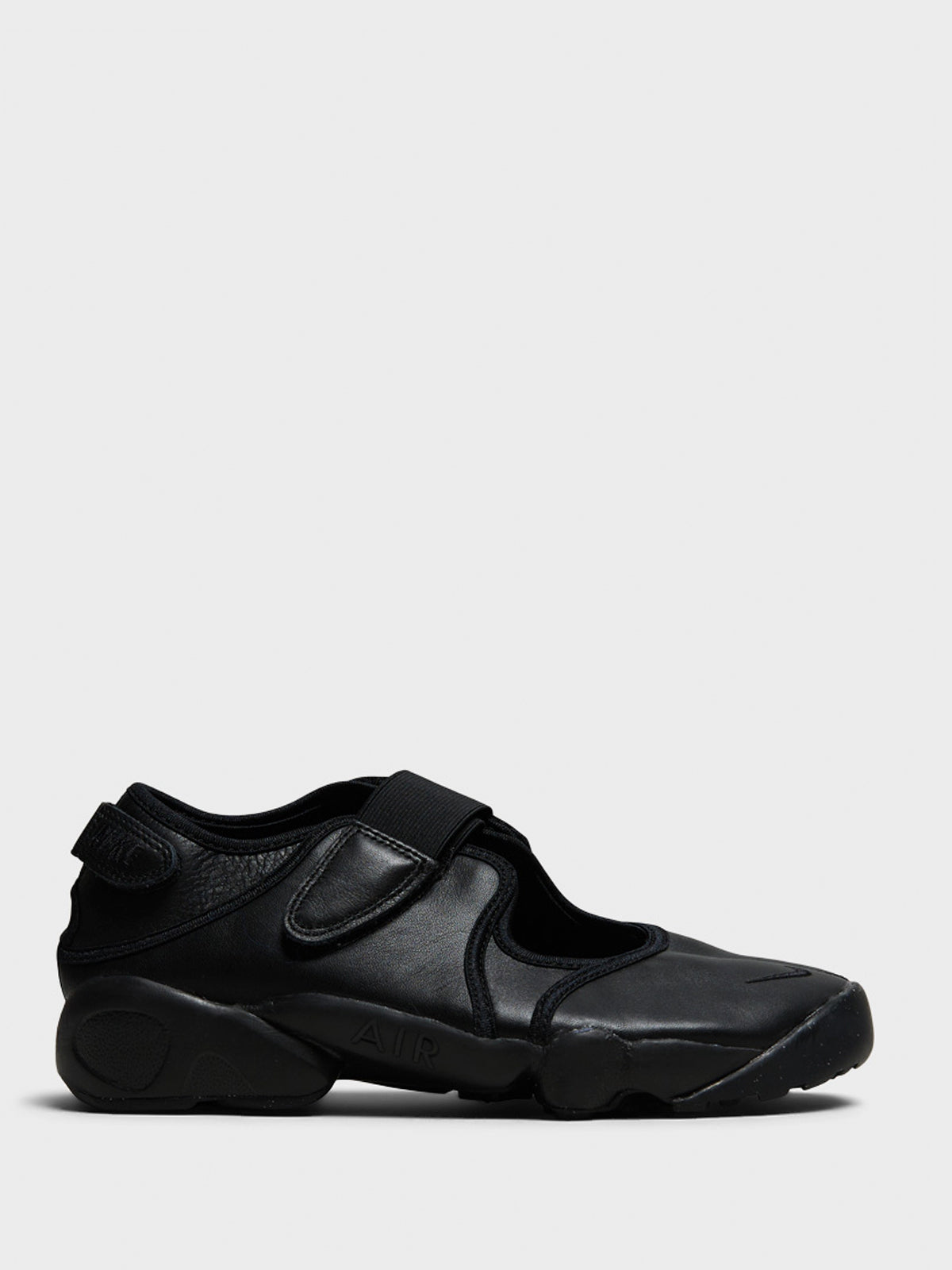 Nike - Women's Air Rift Sneakers in Black