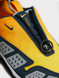 Nike - Air Max SNDR Sneakers in Canyon Gold, Deep Ocean-Lt Smoke Grey, Speed Yellow and White