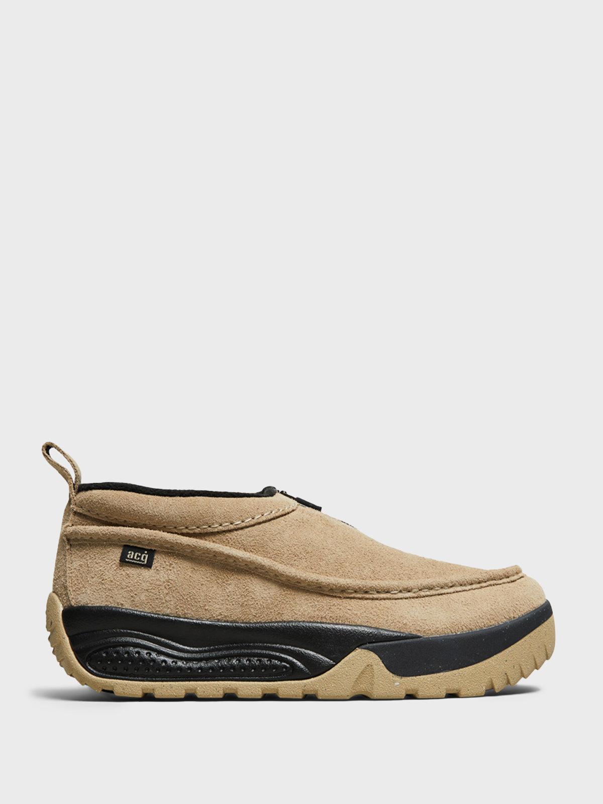 Nike - ACG IZY Sneakers in Khaki and Limestone