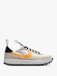Nike - General Purpose Shoe 'Bricolage' in Summit White, University Gold and Pine Green