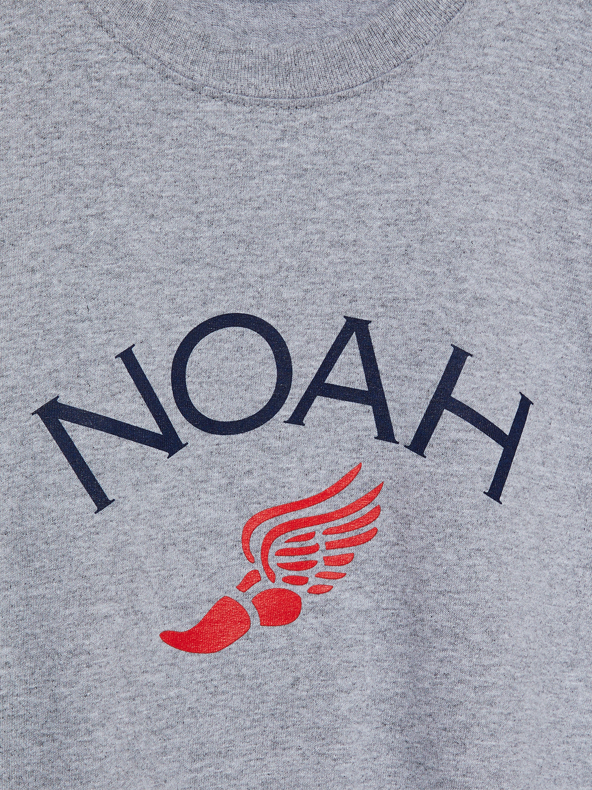 Noah - Winged Foot Logo T-Shirt in Heather Grey