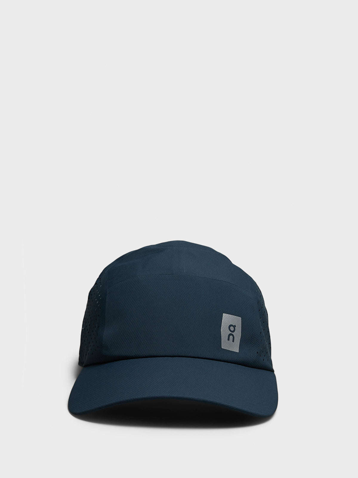 On - Lightweight Cap U in Navy