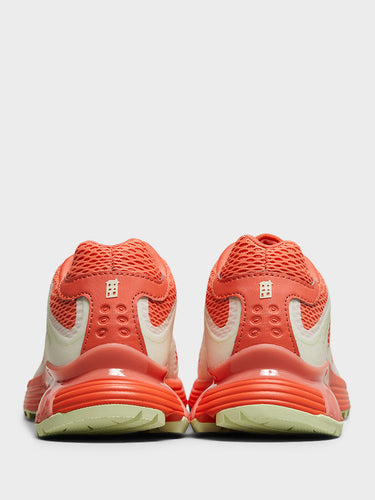 Salomon - XT-Whisper Void Ama Lou Sneakers in Vanilla Ice, Fusion Coral and Emberglow