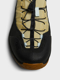 Salomon - Alpinway Advanced Sneakers in Pale Olive Green, Black and Ice Flow