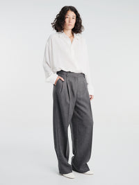 TOTEME - Herringbone Double-Pleat Trousers in Dark Grey Melange