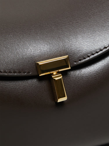 TOTEME - T-Lock Clutch in Bark