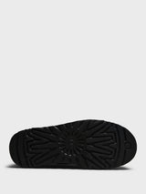 UGG - Neumel Platform Chelsea Boots in Black