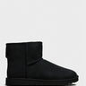 UGG - Men's Classic Mini Boots in Black