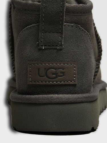 UGG - Classic Ultra Mini Boots in Grey