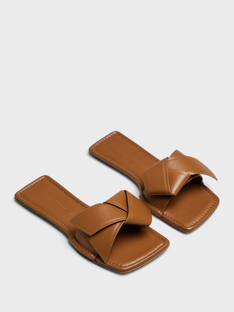 Musubi Leather Sandal in Camel Brown